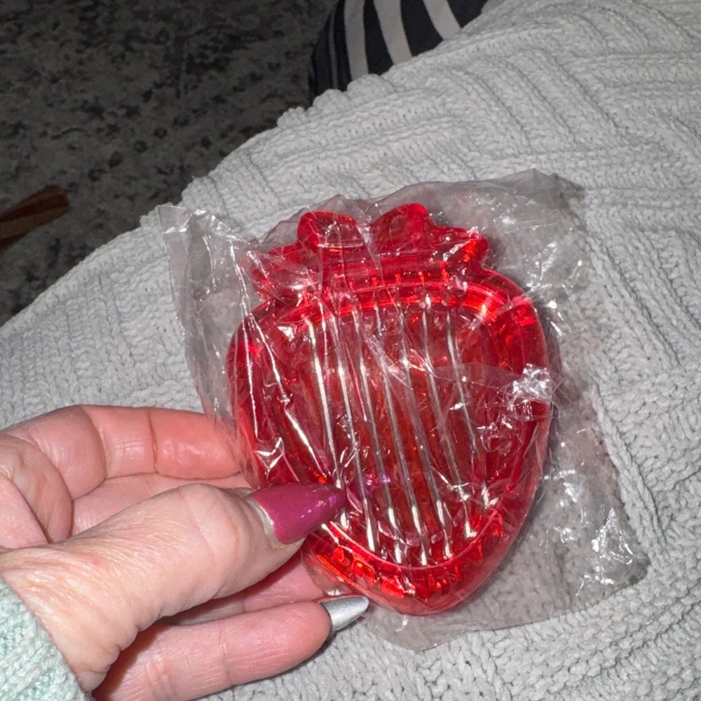 Noble Nest Strawberry Slicer